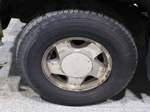 Used 1999 GMC Suburban 4WD w/ Marketing Opt Pkg 3 image 8