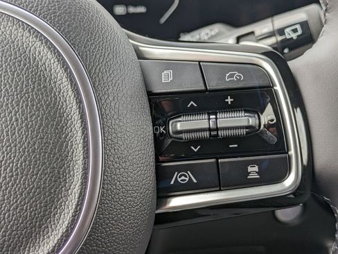 New 2025 Kia Carnival SX Prestige image 18