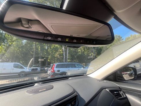 Used 2018 Nissan Rogue SL w/ Premium Package FWD image 30