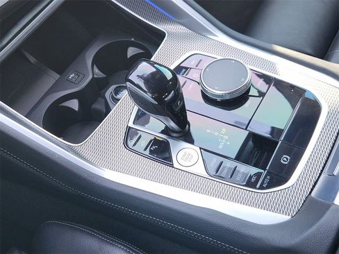 Used 2022 BMW X6 xDrive40i w/ M Sport Package image 20