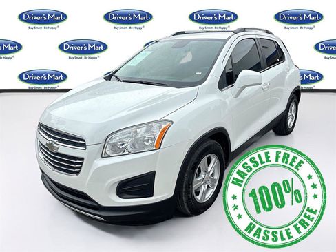 Used 2015 Chevrolet Trax LT w/ LT Sun and Sound Package FWD image 3