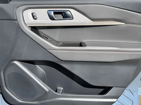 New 2025 Ford Explorer Active w/ Active Comfort Package image 28
