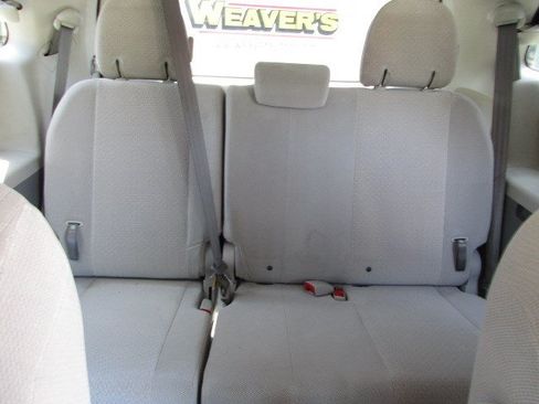 Used 2014 Toyota Sienna LE AWD/4WD image 29