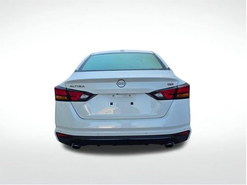 Used 2024 Nissan Altima 2.5 SR w/ SR Premium Package FWD image 8