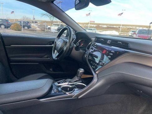 Used 2020 Toyota Camry XSE FWD image 6