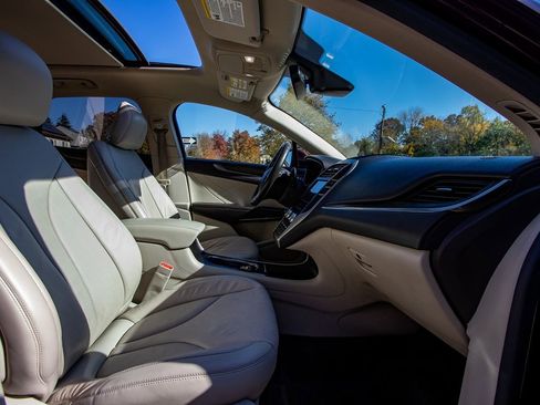 Used 2017 Lincoln MKC Reserve w/ Lincoln MKC Climate Package image 16