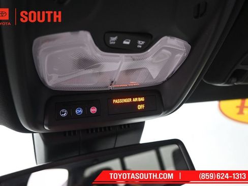 Used 2024 Chevrolet Colorado ZR2 w/ Technology Package AWD/4WD image 34
