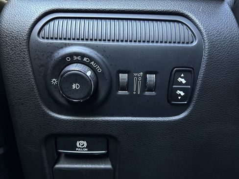 Used 2024 Jeep Wagoneer Series III image 23