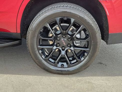 Used 2024 GMC Yukon SLE RWD image 10
