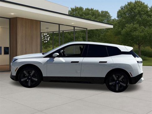Used 2025 BMW iX xDrive50 image 9