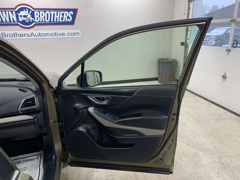 Used 2023 Subaru Forester Limited image 27