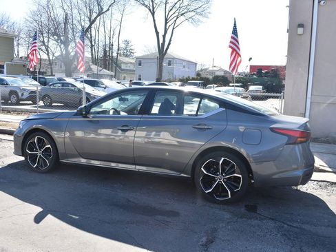 Used 2025 Nissan Altima 2.5 SR image 9