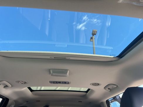 New 2026 Kia Carnival SX image 9