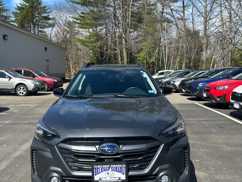 Used 2024 Subaru Outback Premium AWD/4WD image 2