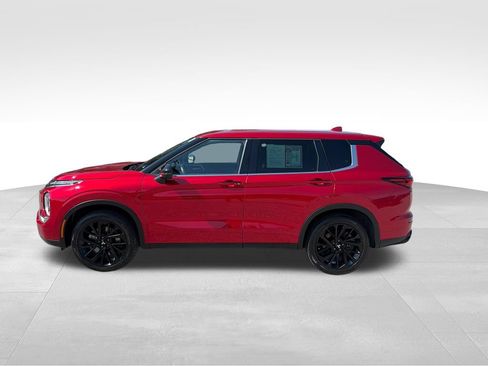 Used 2023 Mitsubishi Outlander SE Black Edition AWD/4WD image 2