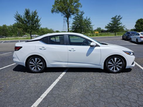 Used 2021 Nissan Sentra SV w/ SV Premium Package FWD image 18