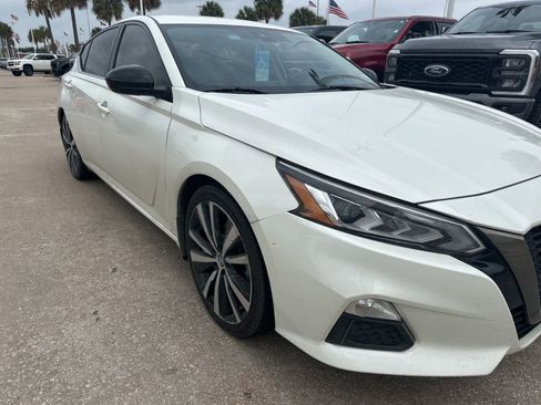 Used 2020 Nissan Altima 2.5 SR FWD image 3