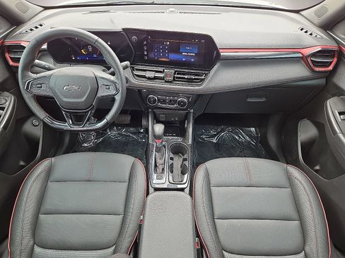 Used 2025 Chevrolet TrailBlazer RS w/ Convenience Package FWD image 17