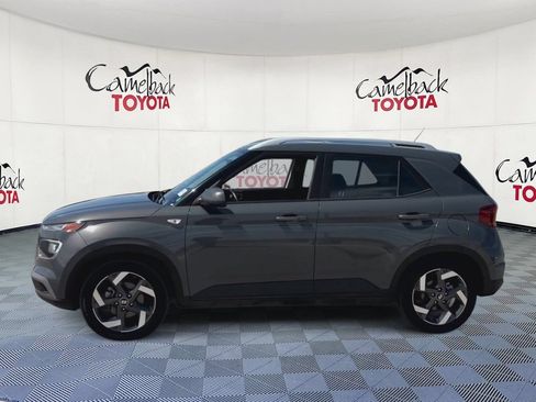 Used 2025 Hyundai Venue SEL FWD image 8