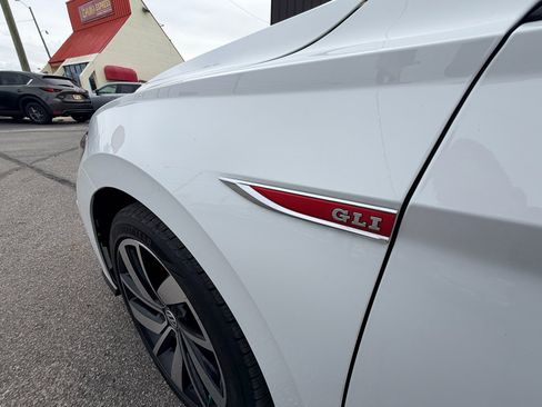 Used 2019 Volkswagen Jetta GLI image 16