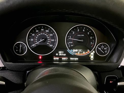 Used 2018 BMW 330i xDrive Sedan w/ M Sport Package image 25