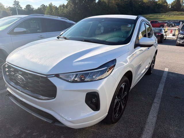 Used 2024 Ford Escape ST-Line Select w/ Tech Pack #2 AWD/4WD image 2