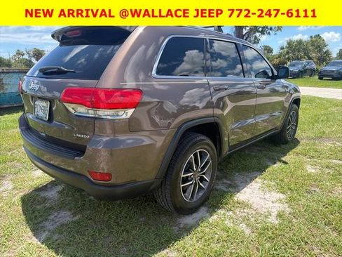 Used 2019 Jeep Grand Cherokee Laredo w/ 18" Wheel & 8.4" Radio Group AWD/4WD image 5