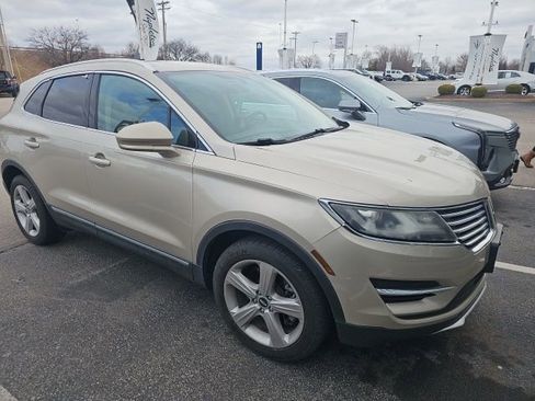 Used 2017 Lincoln MKC Premiere image 2