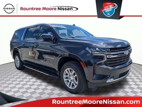 Used 2023 Chevrolet Suburban LT RWD image 1