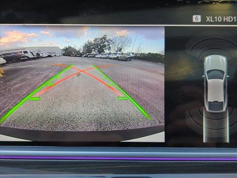 Used 2023 BMW X6 xDrive40i w/ Executive Package image 11