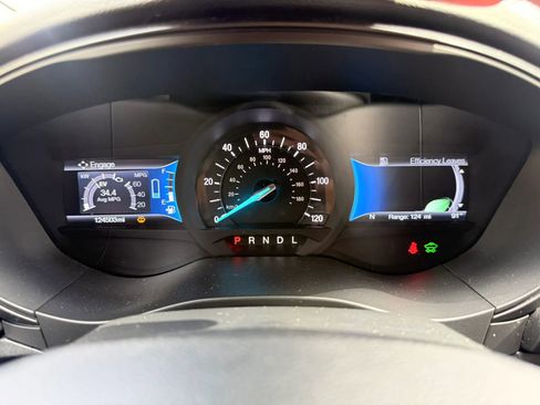 Used 2018 Ford Fusion SE w/ Equipment Group 601A FWD image 13