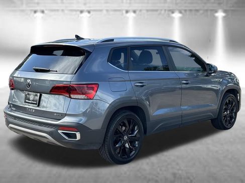 Certified 2022 Volkswagen Taos SE AWD/4WD image 6