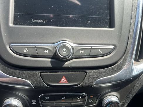 Used 2019 Chevrolet Equinox LT AWD/4WD image 16