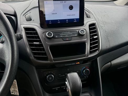 Used 2022 Ford Transit Connect XL image 17