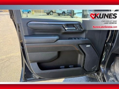 Used 2024 GMC Sierra 2500 AT4 image 15