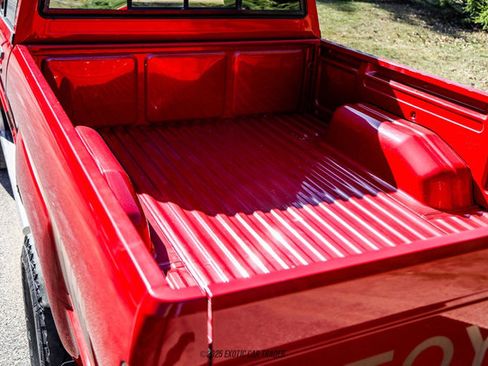 Used 1986 Toyota Pickup 4x4 Regular Cab Turbo image 34