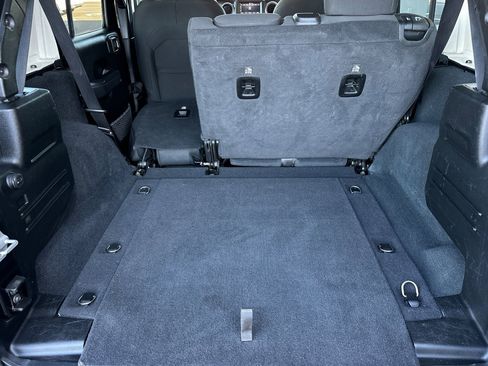 Used 2022 Jeep Wrangler Unlimited Sport image 18