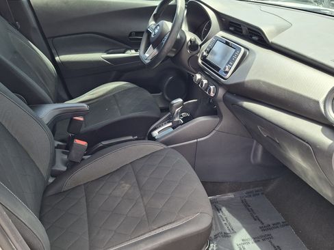 Used 2020 Nissan Kicks S FWD image 23