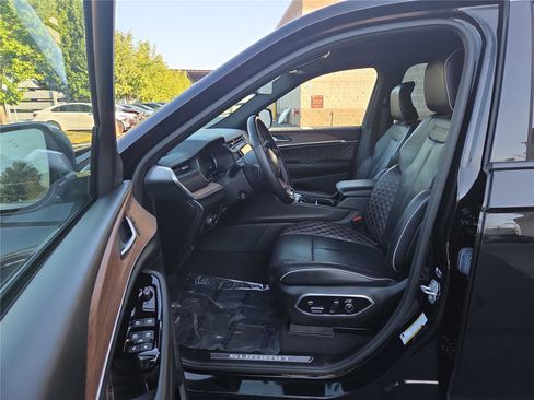 Used 2023 Jeep Grand Cherokee Summit w/ Adv Protech Group IV image 15