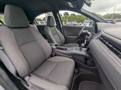 Used 2019 Honda HR-V Sport image 9