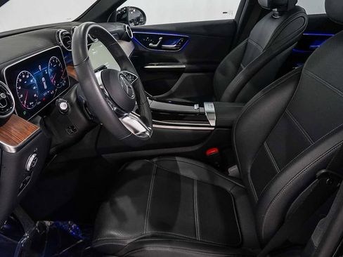Used 2025 Mercedes-Benz GLC 300 4MATIC image 20