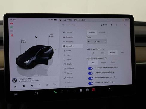 Used 2023 Tesla Model Y Long Range AWD/4WD image 41