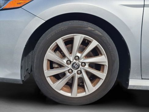 Used 2022 Toyota Camry LE FWD image 27