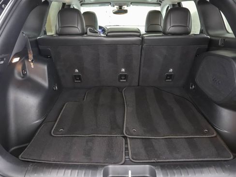 Used 2020 Jeep Cherokee Limited image 25