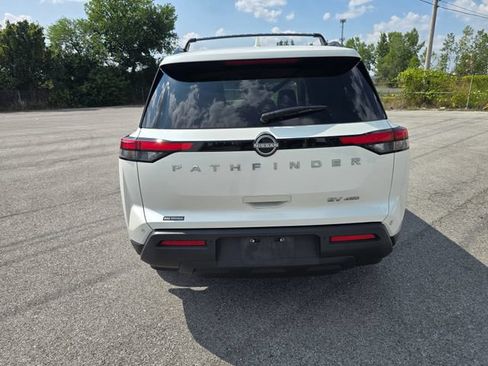 Used 2022 Nissan Pathfinder SV AWD/4WD image 4