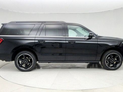 Used 2022 Ford Expedition Max Limited image 4