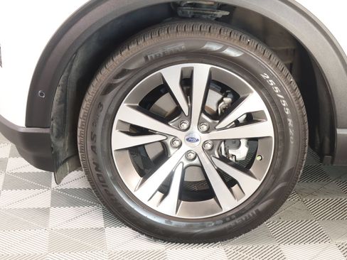 Used 2020 Ford Explorer Platinum w/ Premium Technology Package AWD/4WD image 21