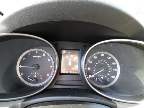 Used 2018 Hyundai Santa Fe Sport w/ 2.4L Value Package 02 image 13