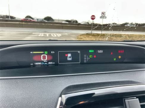 Used 2022 Toyota Prius L Eco image 19