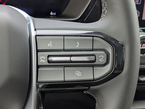 New 2024 Chevrolet Colorado LT w/ LT Convenience Package II image 11